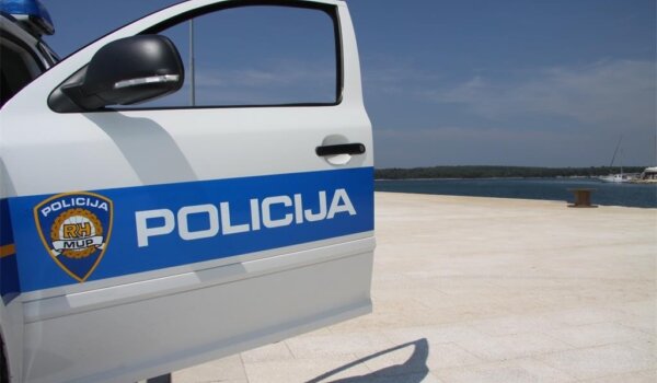 Krivotvorio oznake na brodici