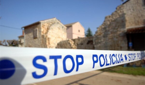 U Višnjanu prijetili pištoljem pa ukrali novac i vozilo