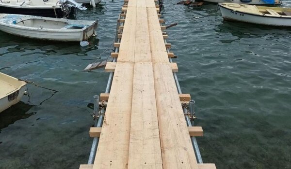 Sanira se drveni molić u Peškeri