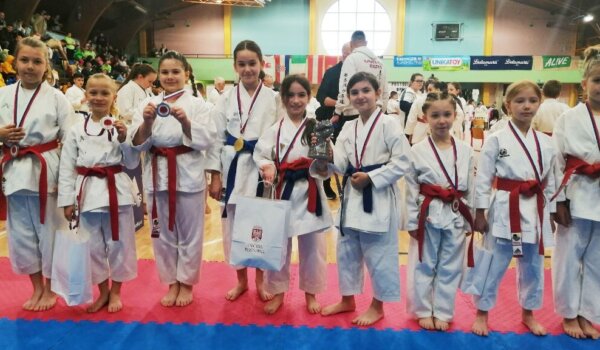 Karate klub "Finida" osvojio sedam medalja na Postojna Openu 2023