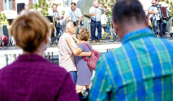 U tjednu pred nama koncert Tomislava Bralića i klape Intrade, Magic Is in the Air, nastup Baredinosaura