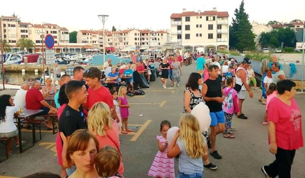 Večeras morski specijaliteti i zabava na ribarskoj fešti u Červar Portu