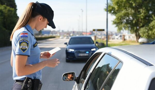 Za vikend iz prometa isključeno pet vozila i sedamnaest vozača