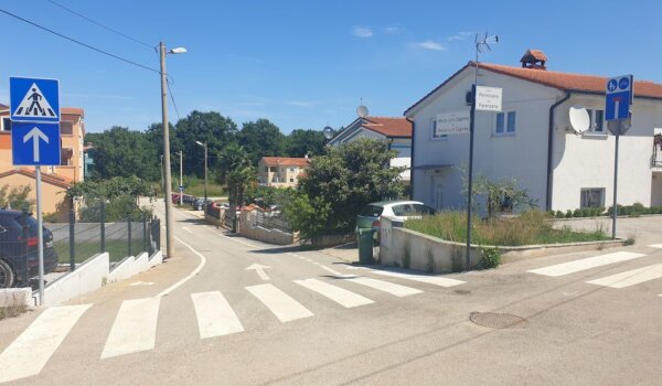 Stancija Vergotini: Neki vozači odbijaju poštivati  prometnu signalizaciju, voze u pogrešnom smjeru