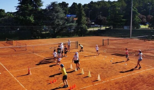 Kreću upisi u školu tenisa