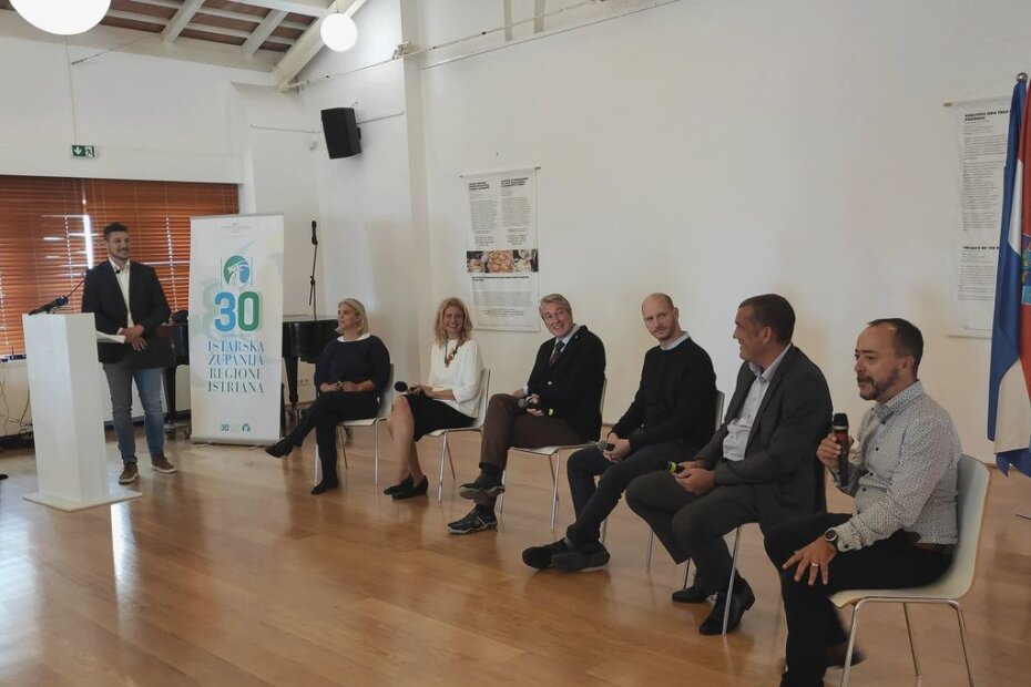 Panel rasprava "Upravljanje i zaštita prirodnih resursa i izazovi održivog razvoja"