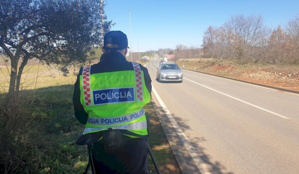 Zbog prometnih prekršaja zaradio 10 dana zatvora