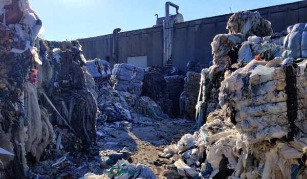 Tri godine smrada, žohara i opasnosti od požara u bivšoj tvornici Istraplastike u Pazinu