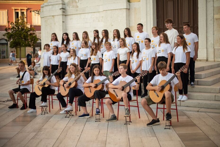 Zbor i gitare