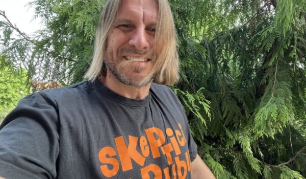 Saša Ceci predstavlja knjigu “Blesimetar (I. – IV.)”