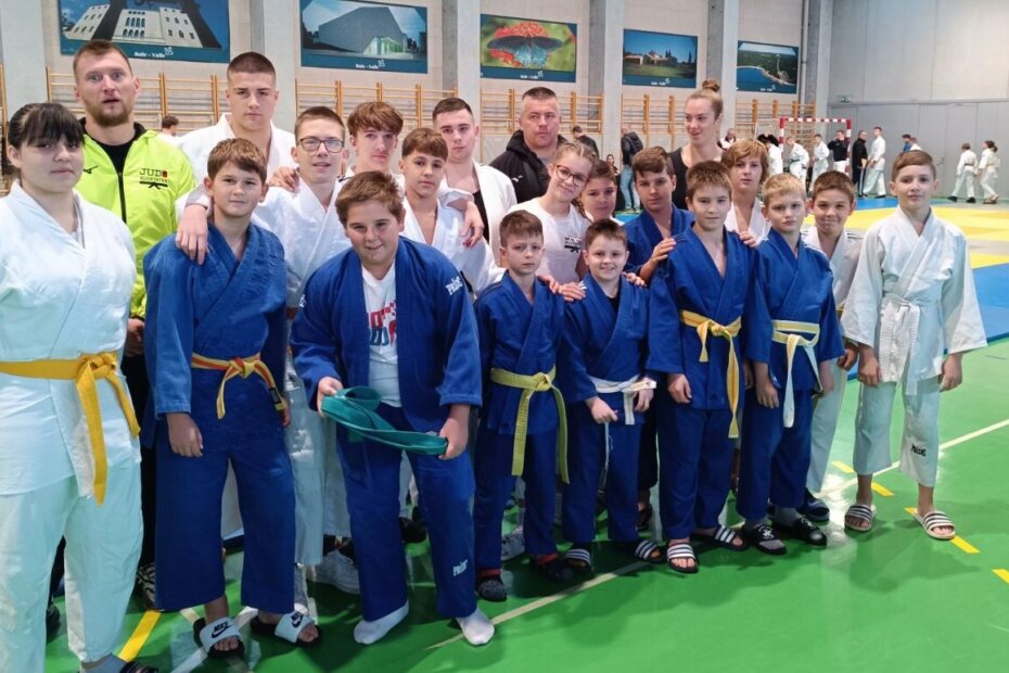 CeKQP8u19-IMG-473c7a3ed227a6c8626388883ea41b5e-V_crop.jpg