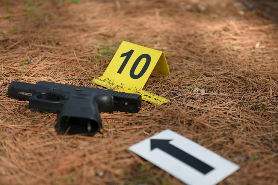 9F9_xAnSx-pistolj.jpg