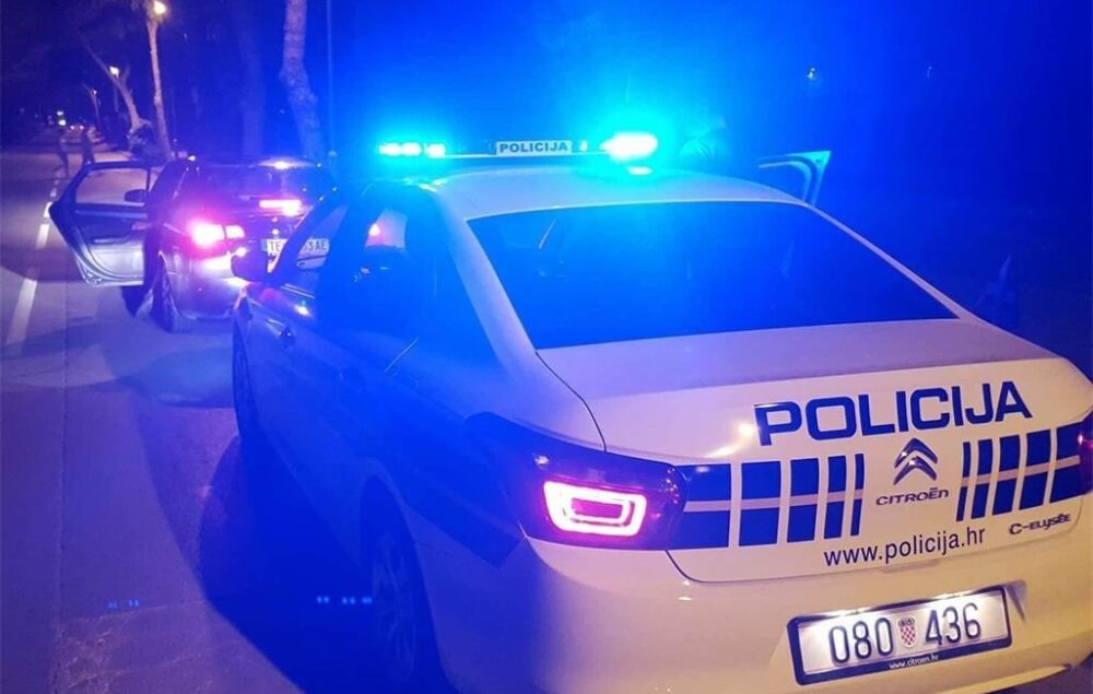 Policija mračna