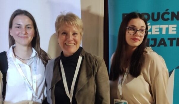 Antonia Valentić, učenica 4. razreda ekonomskog smjera SŠ Mate Balote osvojila prvo mjesto na 11. međunarodnom natjecanju “Poslovni izazov zapadnog Balkana”