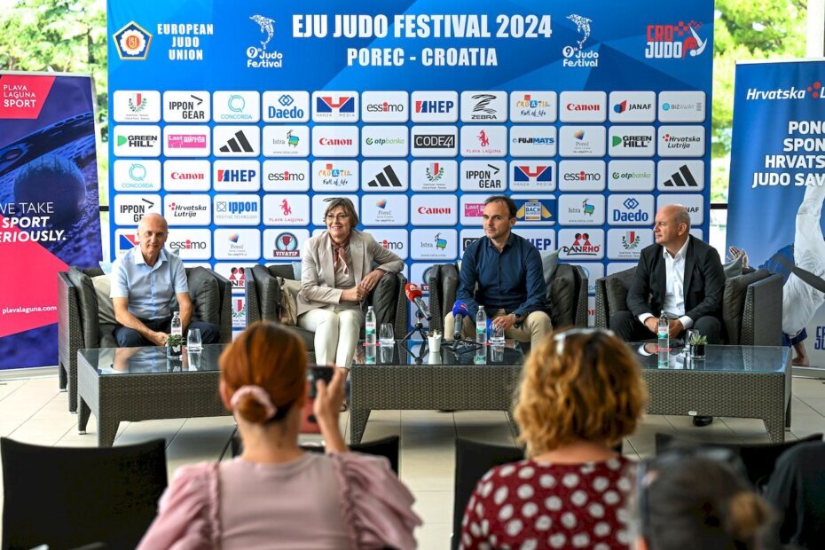 Nenad Velenik, Sanda Čorak, Loris Peršurić i Damir Mendica na konferenciji za medije