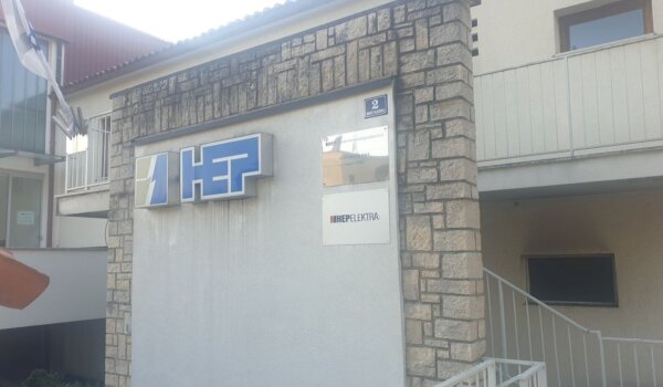 O nestancima struje i padovima napona u Kukcima i Kadumima