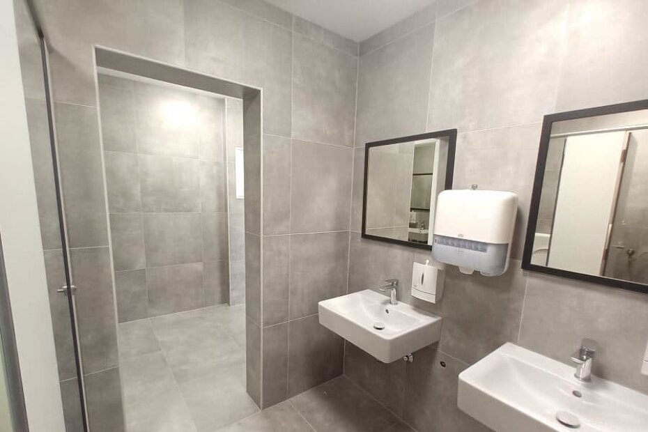 Sanitarni čvor u OŠ Poreč