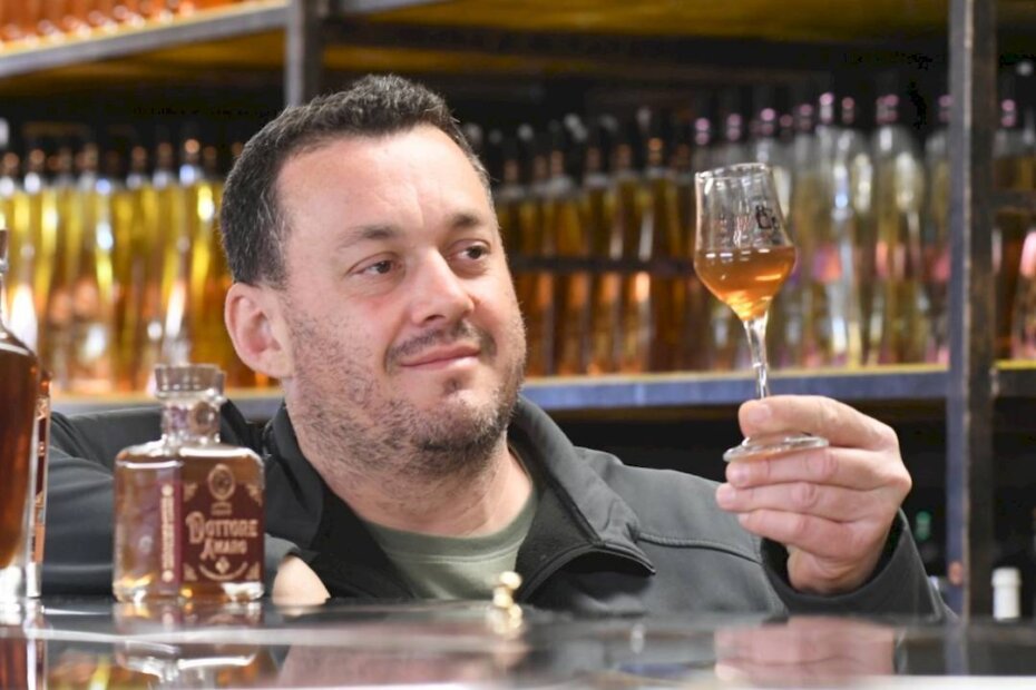 Marko Fabić, mladi Porečan iz destilerije Sempervivum u Velenikima