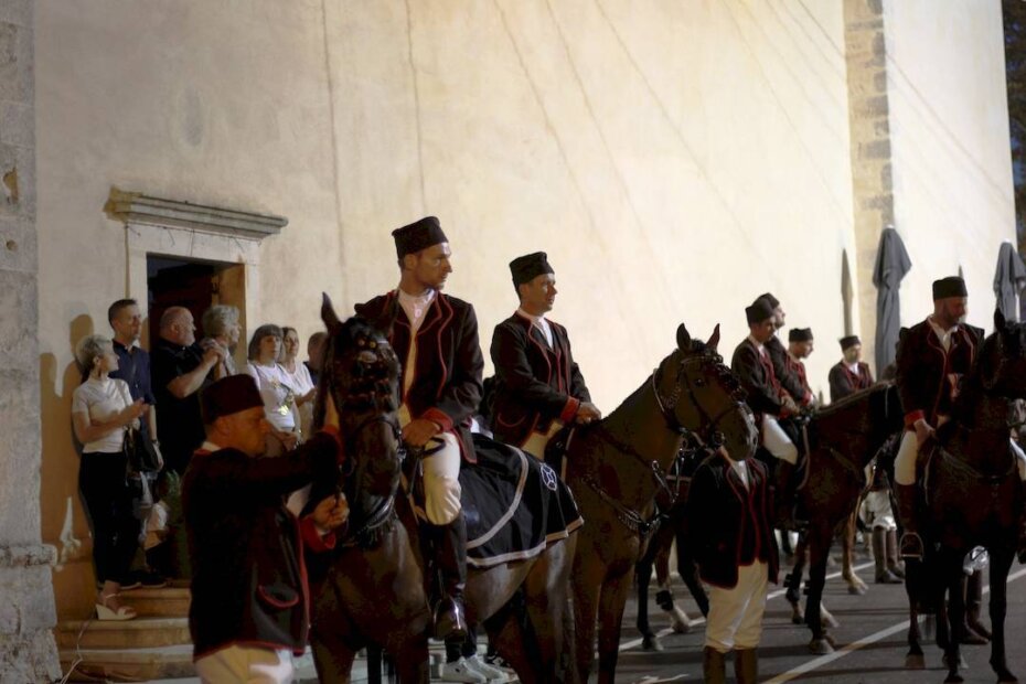 Svečano otvorenje - konjanici