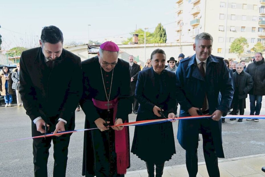 Ustrojen je i opremljen prema najnovijim svjetskim standardima