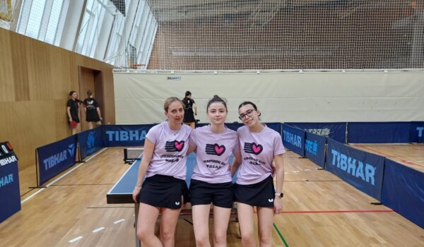 Stolnoteniski klub Vrsar: Seniorke uvjerljive, kamp i međunarodni turnir u punom jeku