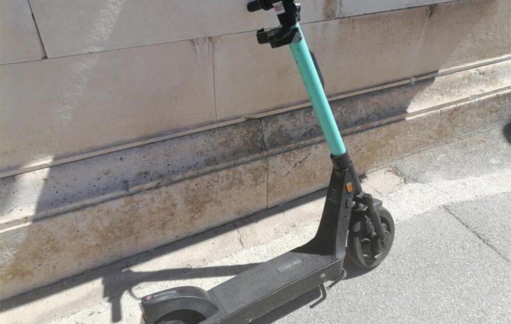 romobil osobno prijevozno sredstvo vozilo