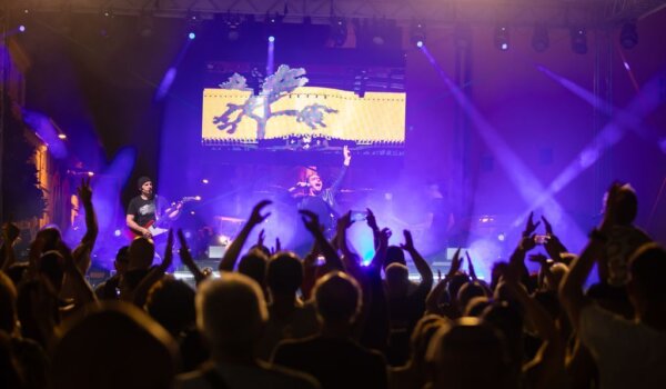 Odličnom svirkom Velvet Dress – U2 Tribute Band priredili porečkoj publici pravi rock spektakl