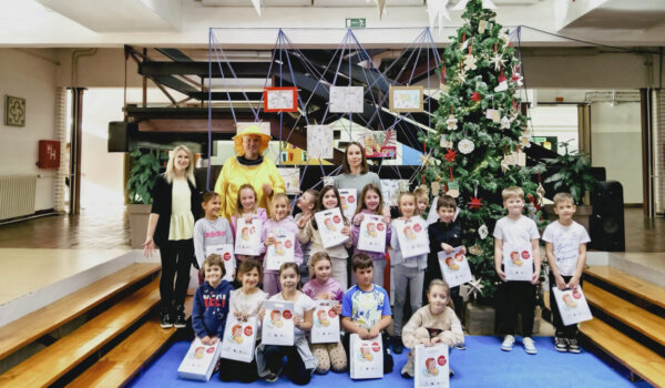 Medni dan u Osnovnoj školi Poreč: prvašići otkrili čaroliju pčela i meda