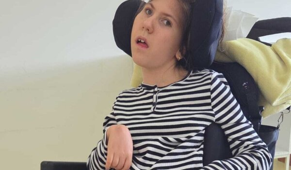 Vaša pomoć već daje rezultate: Magdalena je završila prvi ciklus rehabilitacija