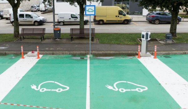 Usluga Poreč: Završena investicija u punionice za električna vozila