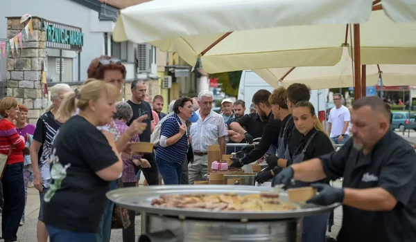 Posljednji ovogodišnji Gušti Merkata okupili posjetitelje na porečkoj tržnici
