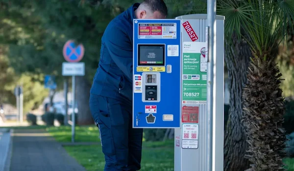 Parkiranje je jeftinije: počeo zimski režim u Poreču
