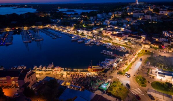 Ribarska fešta u Vrsaru donosi riblje specijalitete i glazbeni program