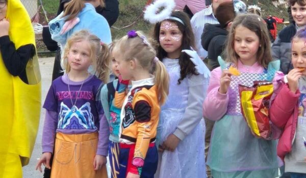 Dječji karneval u Baderni okupio brojne mališane