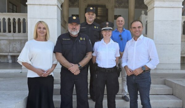 Strani policajci i ove sezone pomažu u Poreču
