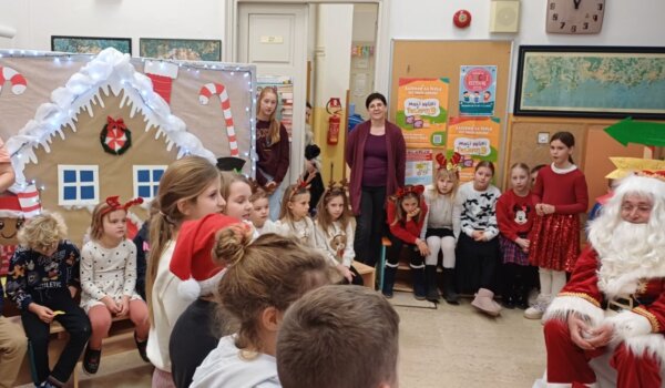 Veselje i pjesma uoči blagdana u talijanskoj školi Bernardo Parentin