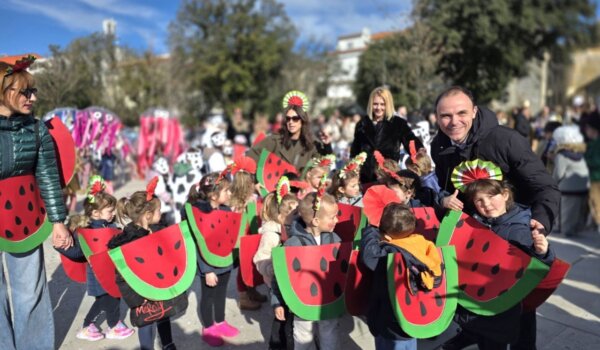 Dječji karneval razveselio porečku rivu