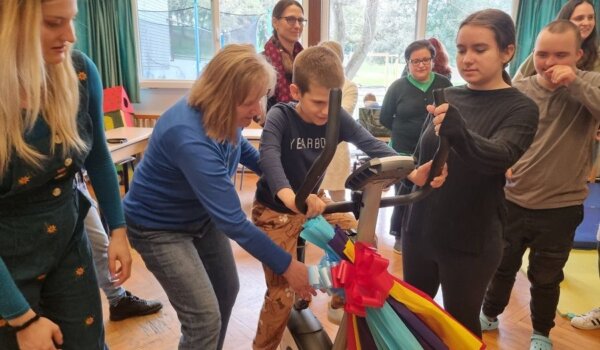 Uz poklone i druženje obilježen Svjetski dan svjesnosti o autizmu