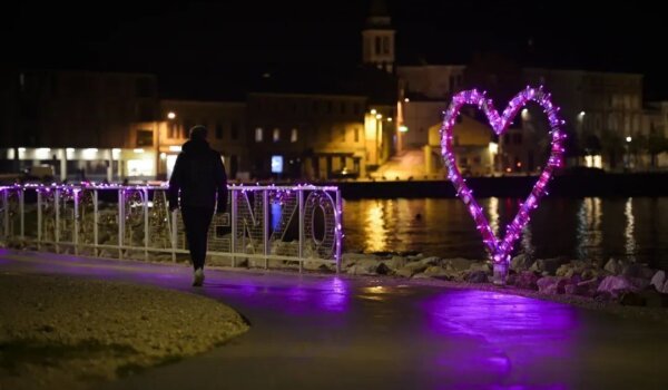 Srce u Peškeri zasjalo ljubičasto povodom Dana epilepsije