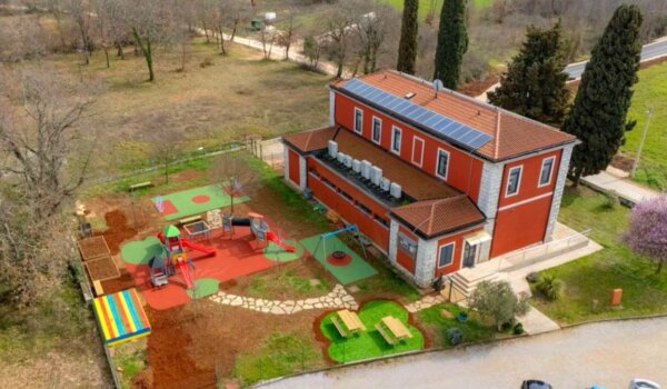 Vrtić Paperino u Varvarima dobio novo igralište