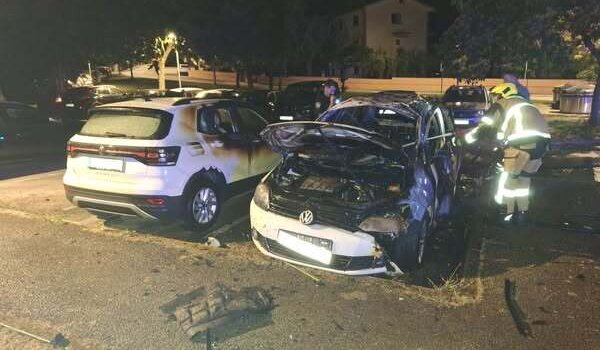 U Špadićima izgorjela dva automobila