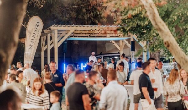 Kaštelir i Labinci: Ljeto koje miriše na vino, gramper i dobru zabavu