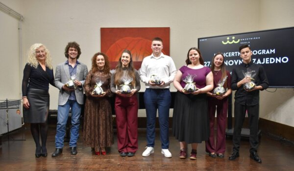 Bivši učenici zasvirali u Umjetničkoj školi Poreč na koncertu "Ponovno zajedno"