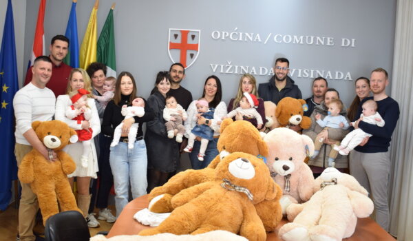 Općina Vižinada pozdravila 13 novih mališana