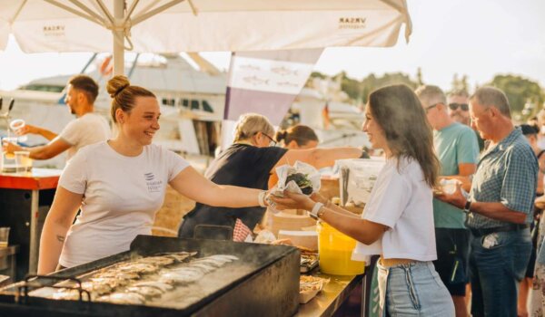 Riba, vino i glazba: Fešta u Vrsaru spremna za petak