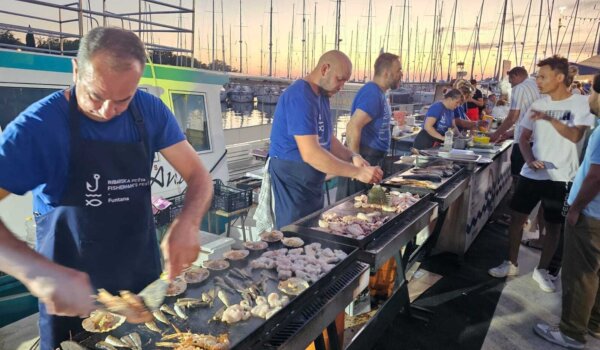 Miriše na ribu i zvuči kao zabava – večeras fešta u Funtani!