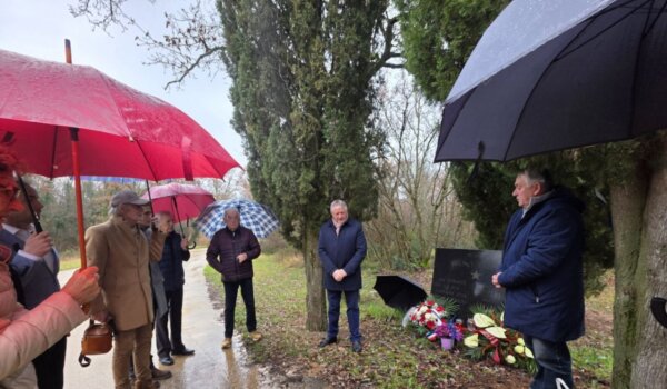 Položeni vijenci u znak sjećanja na Bruna Valentija