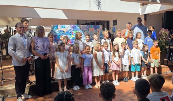 Školsko zvono prvi put zazvonilo za 146 porečkih prvašića