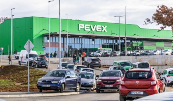 Pevex otvorio prodajni centar u Poreču
