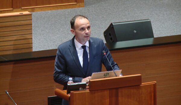 Peršurić u Saboru: Gdje su novci za osobe s invaliditetom?